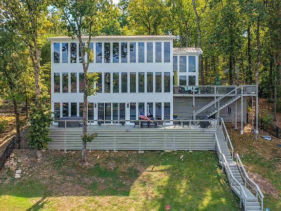 3rd image of 376 Chappel Hill Rd