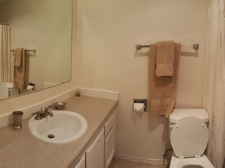 Cresswell Apartments — Photo 11