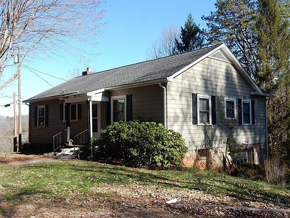 4th image of 303 Hillside Terrace Dr