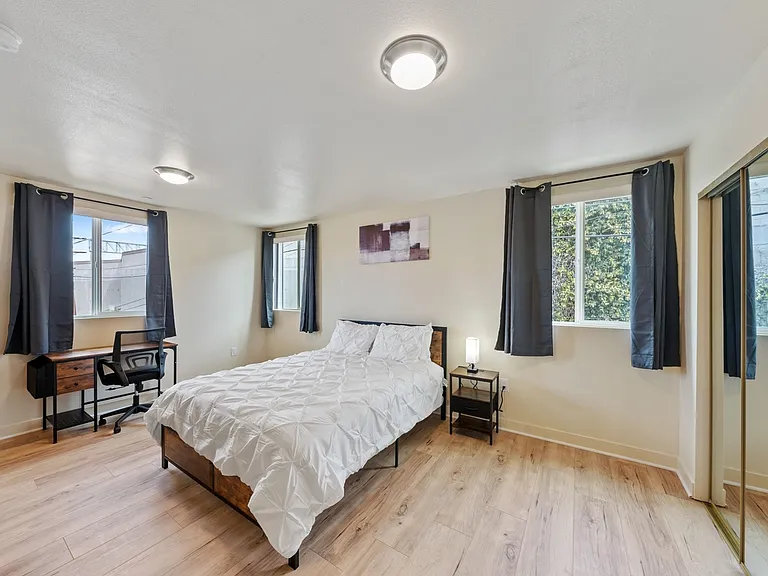 5912 S Flower St #1 — Photo 9