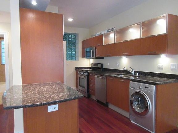 2nd image of 1358 W Estes Ave APT 3N
