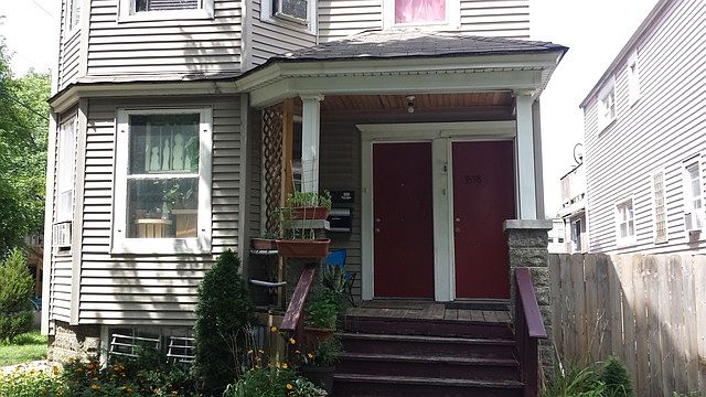 1st image of 3538 W Melrose St