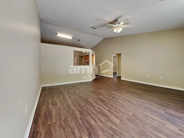 8724 Springtree Rd — Photo 6