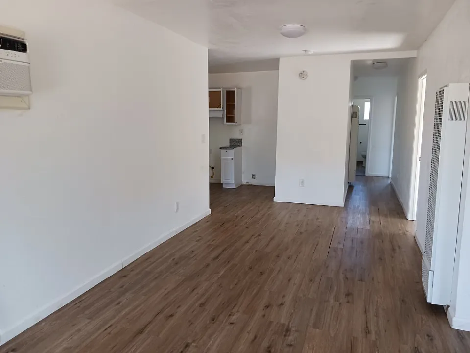 3 bed, 1149 sqft, $2,700 — Photo 2
