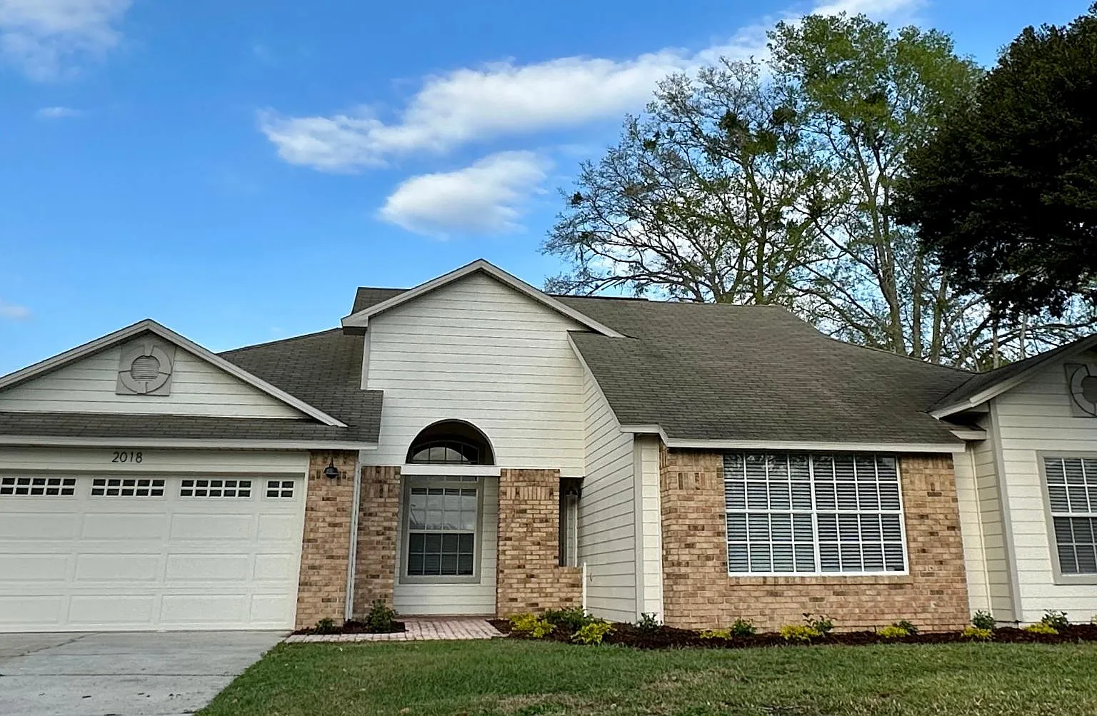 3 bed, 2.5 bath, 1982 sqft, $2,525 — Photo 1