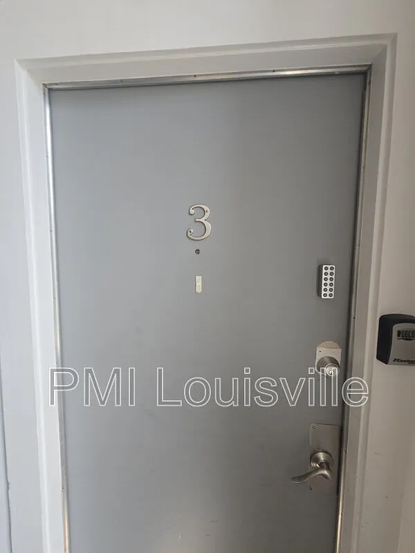 2 bed, 1.0 bath, 832 sqft, $1,130 — Photo 3