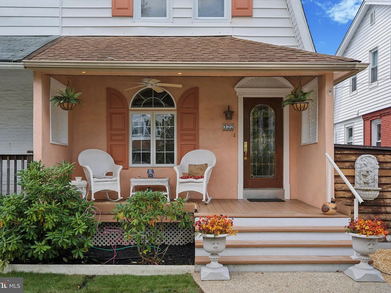 3 bed, 1.5 bath, 1156 sqft, $3,300 — Photo 1