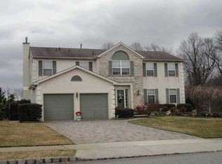 103 Ponds View Ct, Mullica Hill, NJ 08062