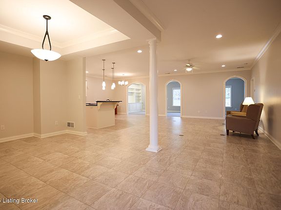 5th image of 10712 Riva Rd