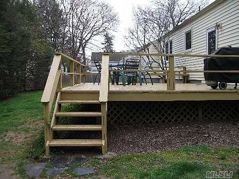 3rd image of 8 Tanglewood Ct