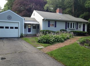 7 Nipsah Rd, Warwick, RI 02818