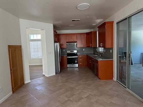 5th image of 2336 Woodhill Dr