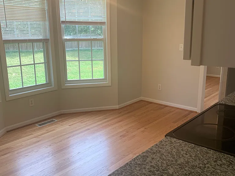 5401 Phillipsburg Dr — Photo 10