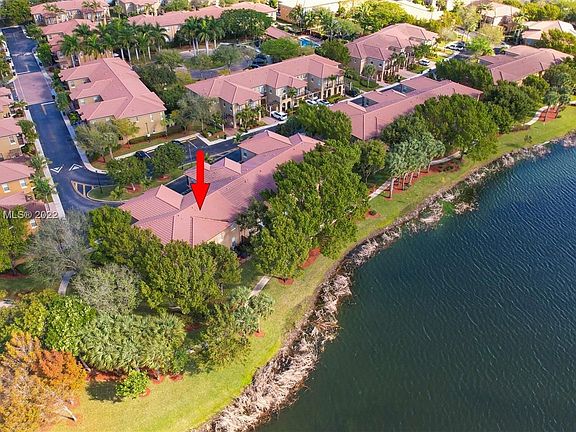 4th image of 6869 Julia Gardens Dr