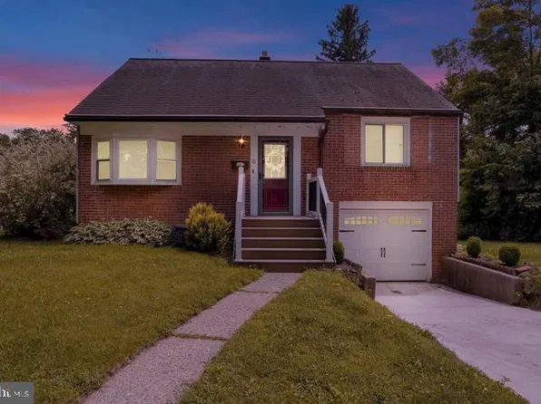 6 Darlin Dr, Reading, PA 19609