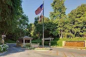 1st image of 28 Dovetail Ln