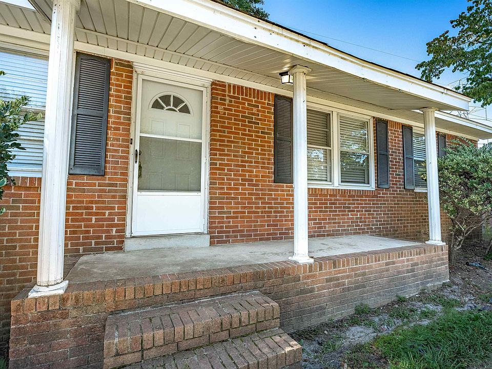 1st image of 2704 Haynes Ln