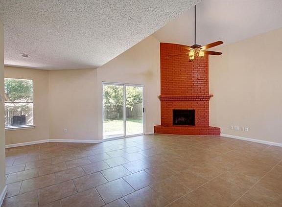 5th image of 1304 York Castle Dr