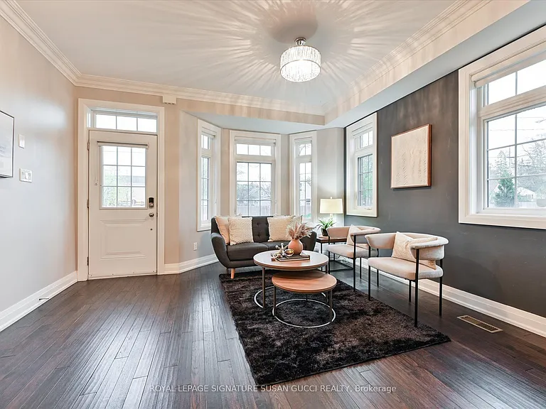 2833 Saint Clair Ave E — Photo 6