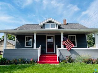 100 W 42nd St, Sioux Falls, SD 57105