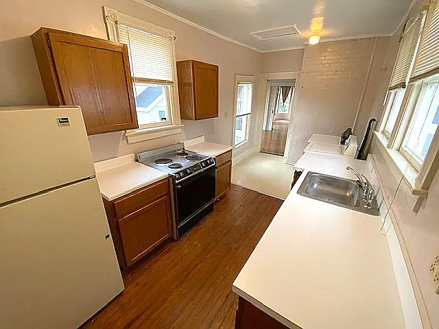 118 E 31st St #4 — Photo 11