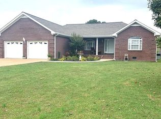 705 Cloverleaf Cir, Killen, AL 35645