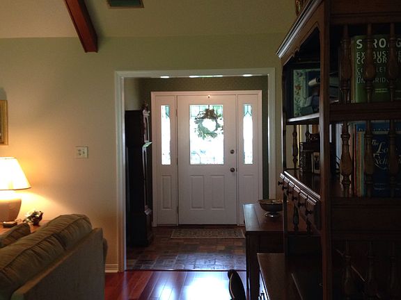 Living room/Foyer