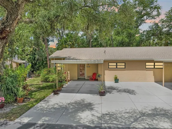 5033 Village Gardens Dr #24, Sarasota, FL 34234