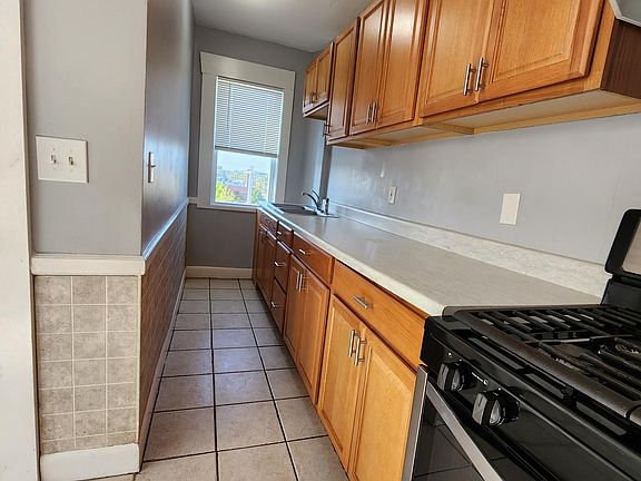 5th image of 317 New York Ave #2