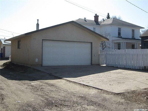 3rd image of 246 14th St W
