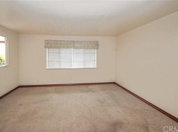 4th image of 802 N Imperial Ave