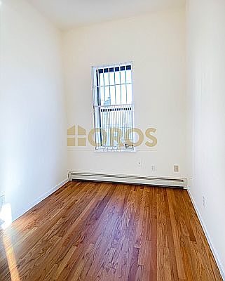 4th image of 283 E 7th St APT 5B