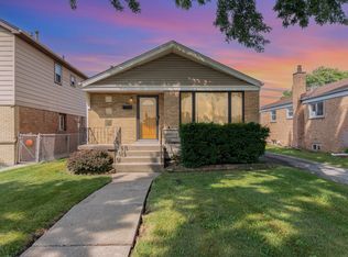 7802 Mulligan Ave, Burbank, IL 60459