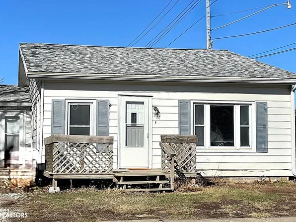 406 N 4th St, Grinnell, IA 50171