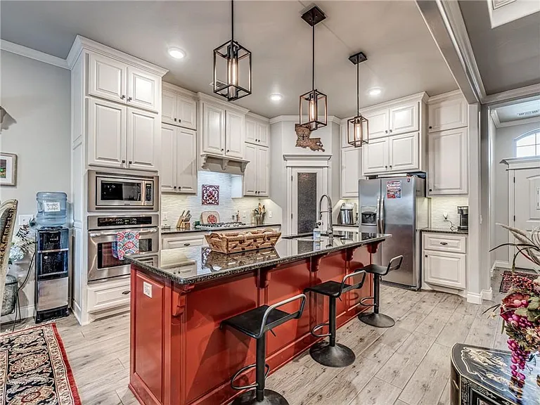5009 Crater Lake Dr — Photo 9