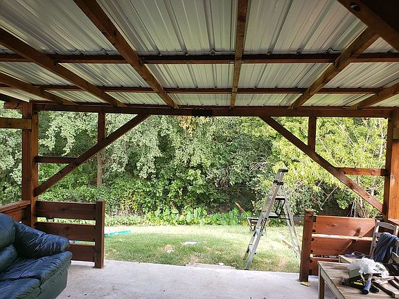 4th image of 2002 Creekway Dr