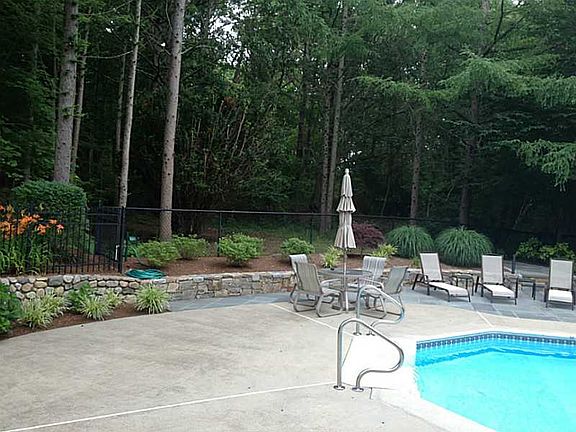 5th image of 368 Mourning Dove Dr