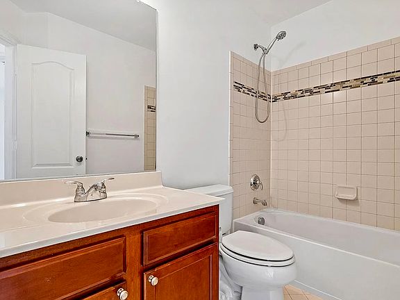 2nd image of 12710 Horseshoe Bend Cir