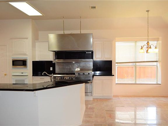 3rd image of 7005 Pensacola Dr