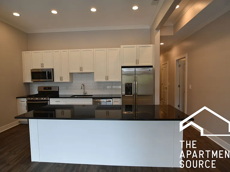 3212 N Halsted St #1 — Photo 1