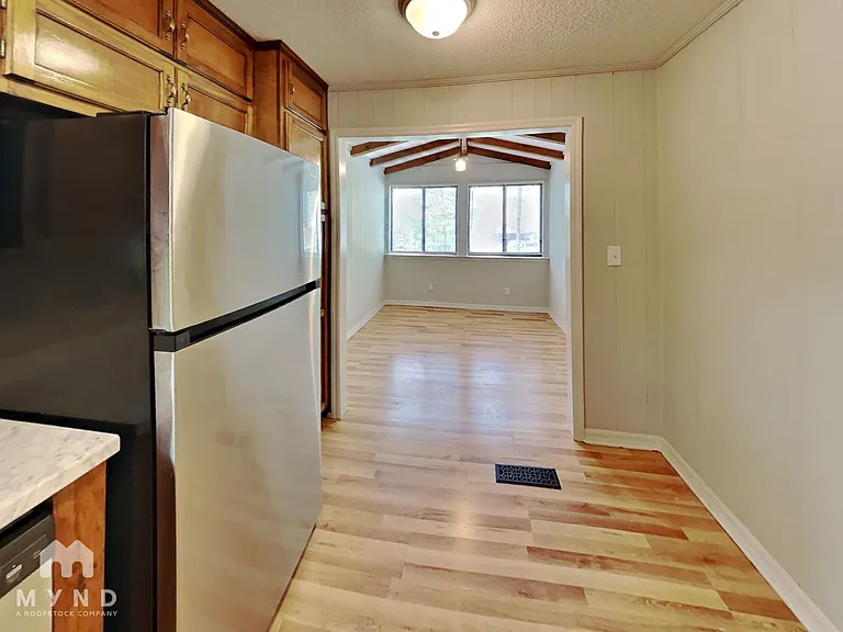 1712 Sam Dr — Photo 4