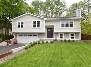 610 Violet Ln, Batavia, IL