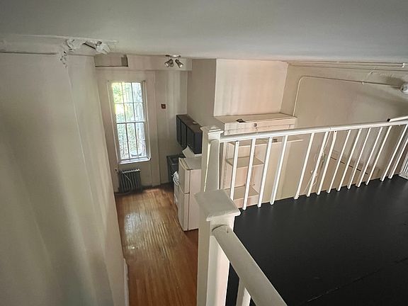 5th image of 1434 Lombard St APT 1F