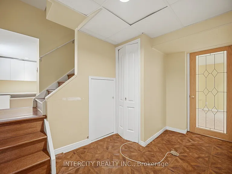 49 McCaul St — Photo 29