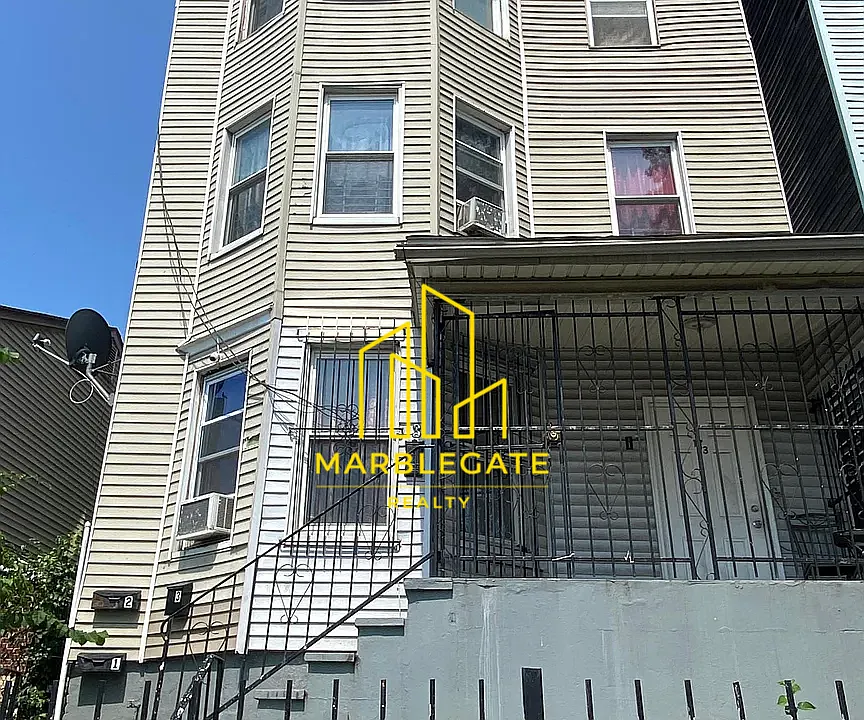 133 Elizabeth Ave #33