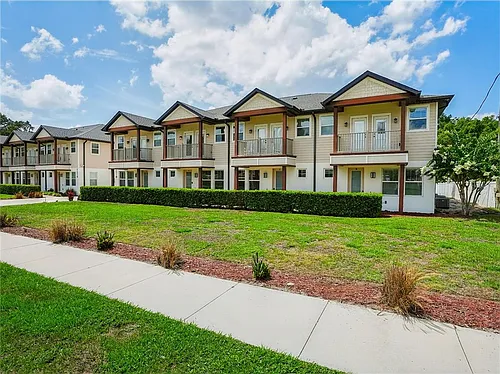 2233R E Kaley Ave #6 Photo 1
