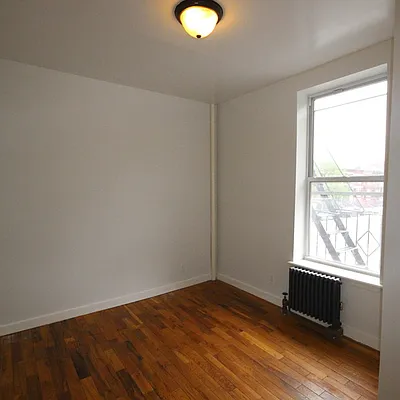 Rented by Space Link Realty | media 2