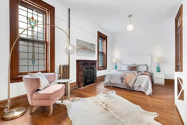 Sold by Compass | media 16