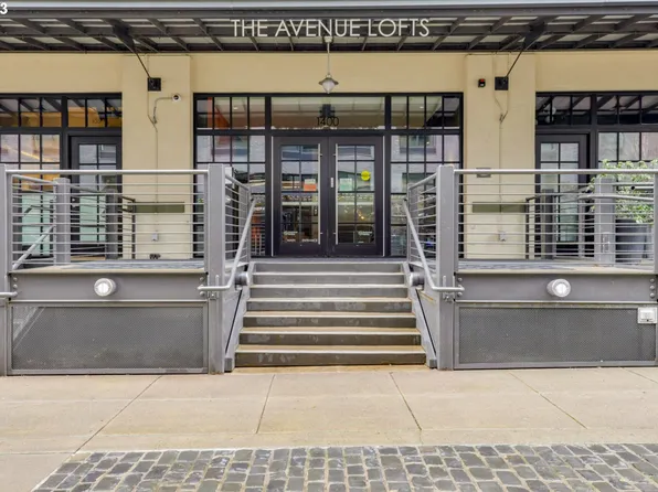 1400 NW Irving St APT 413, Portland, OR 97209