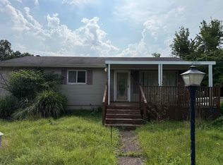 3587 Skyview Dr, Huntington, WV 25701